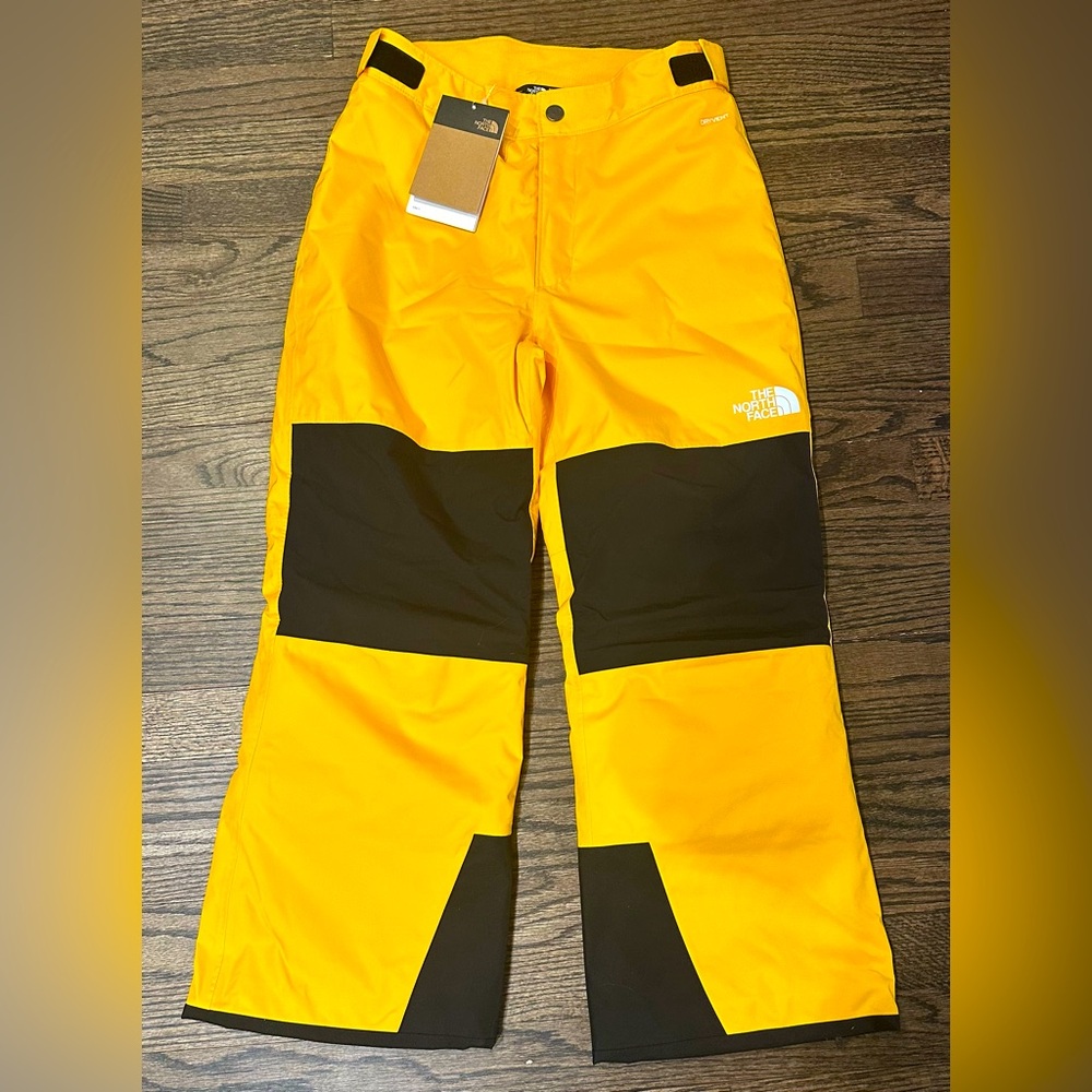NWTs The North Face Boys’ Freedom Insulated Pants. Summit Gold. - Picture 3 of 16